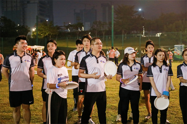 深港联谊丨大湾区金融家俱乐部深秋运动会之飞盘联谊赛点燃球场