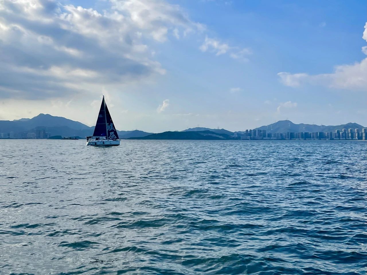扬帆掌舵 破浪前行丨大湾区金融家俱乐部帆船体验活动精彩上演