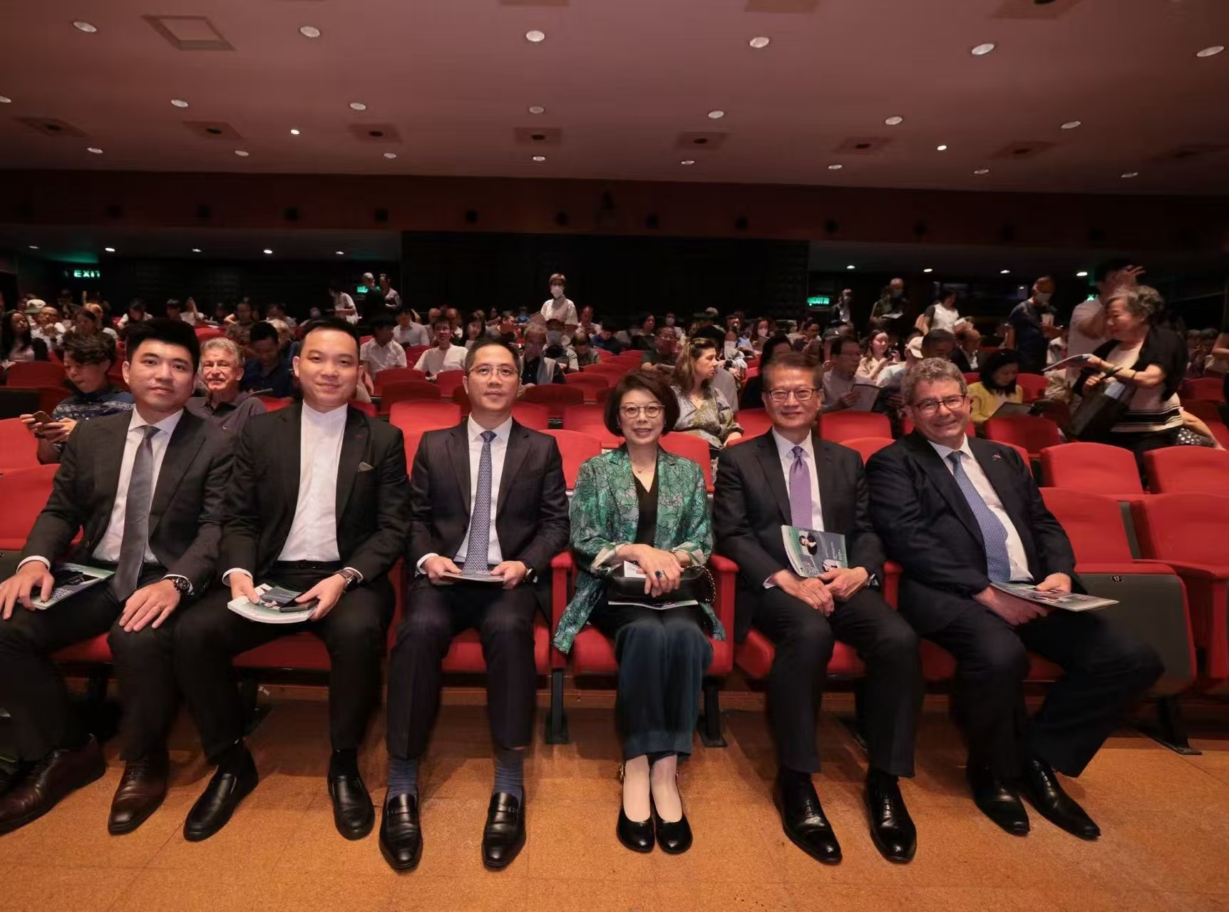 公会动态丨前海金融同业公会赴港深化深港金融与文化交流